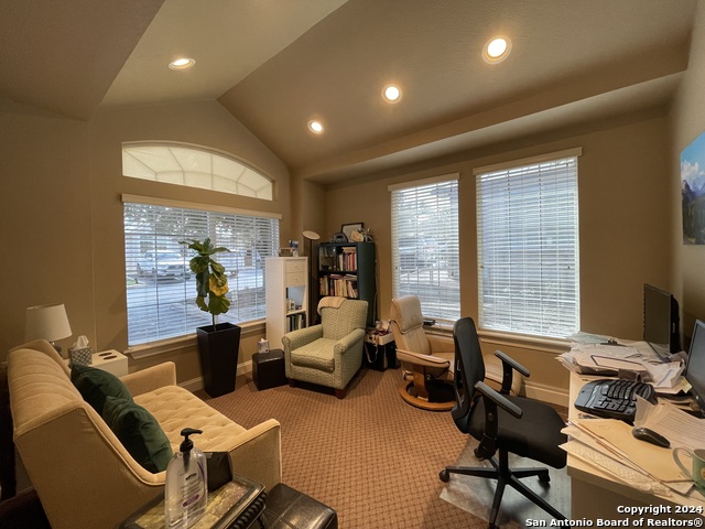 Listing photo id 5 for 4230 Gardendale St  502