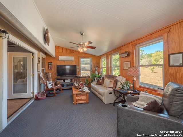 Listing photo id 8 for 169 Tierra Vista Dr