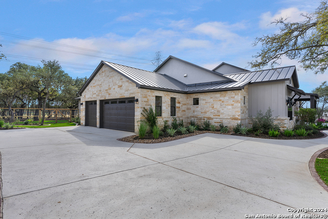 Image 13 of 131 For 8170 Blue Oak Way