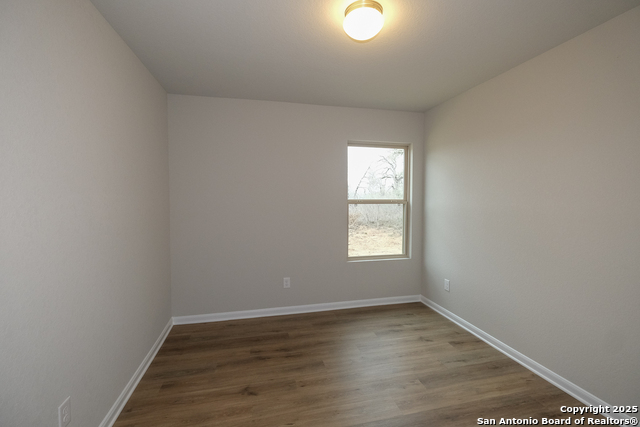 Listing photo id 10 for 22224 Jordans Place