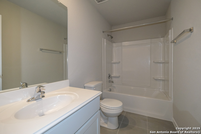 Listing photo id 12 for 22224 Jordans Place