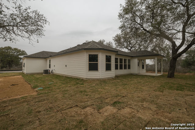 Listing photo id 13 for 22224 Jordans Place