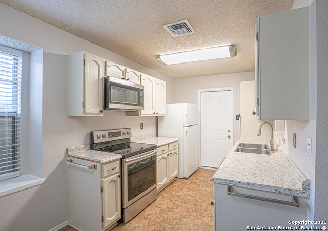 Image 10 of 24 For 10815 Green Brook St