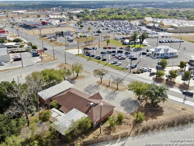 Listing photo id 10 for 19260 Mcdonald St