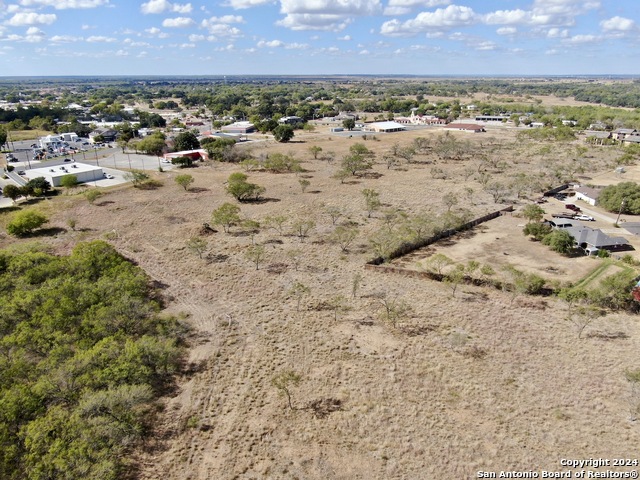 Listing photo id 2 for 19260 Mcdonald St