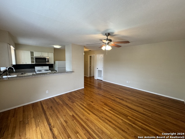 Details for 211 Natalen Ave  302, San Antonio, TX 78209