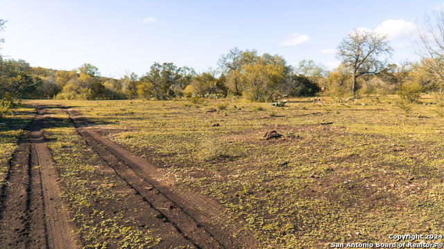 Image 17 of 40 For 1062 Private Road 3320