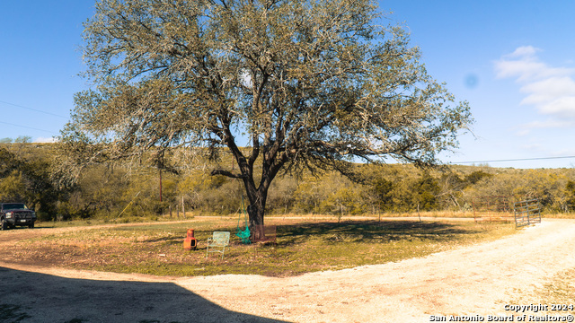 Image 6 of 40 For 1062 Private Road 3320