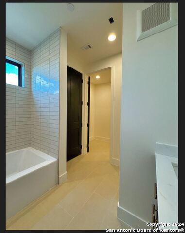 Image 14 of 27 For 10899 S Hausman Rd  211