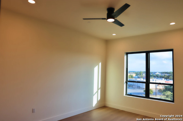 Image 11 of 30 For 10899 S Hausman Rd  201
