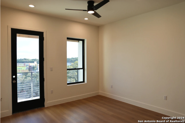 Image 9 of 31 For 10899 S Hausman Rd  202