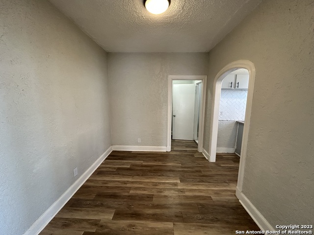 Listing photo id 0 for 1625 Mccullough Ave  5