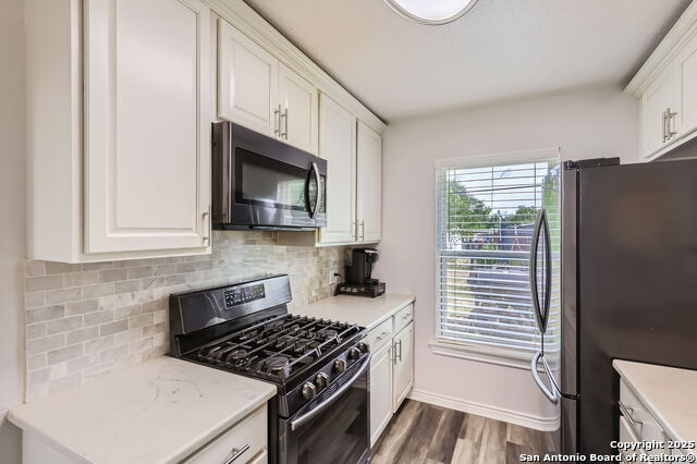 Listing photo id 3 for 207 Villaret Blvd E