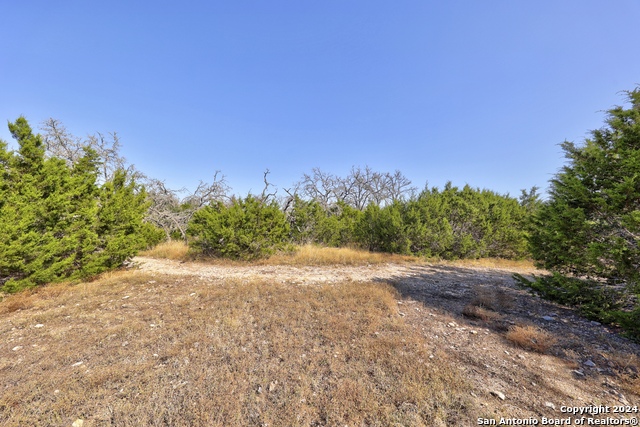 Listing photo id 13 for 147 Crooked Creek Path