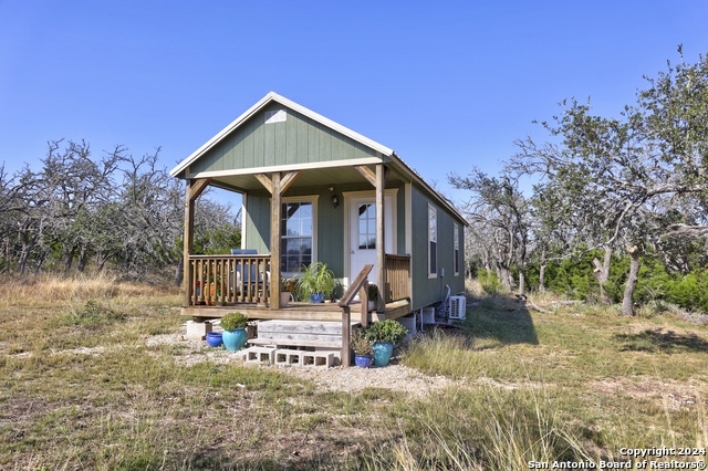 Listing photo id 1 for 147 Crooked Creek Path