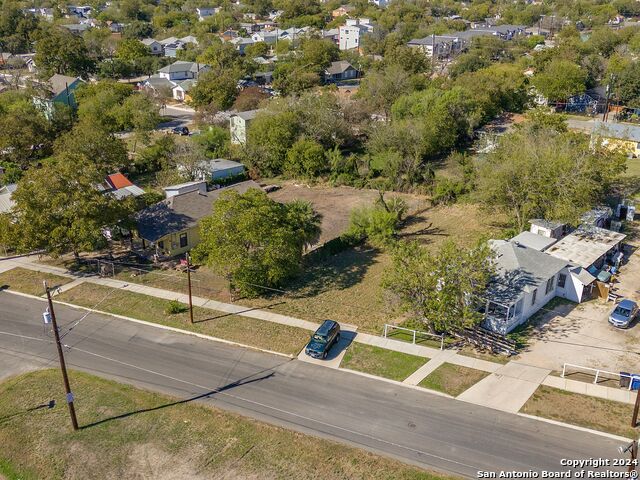 Image 6 of 24 For 631 Aransas Ave