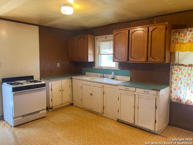 Image 20 of 32 For 17770 Interstate 35