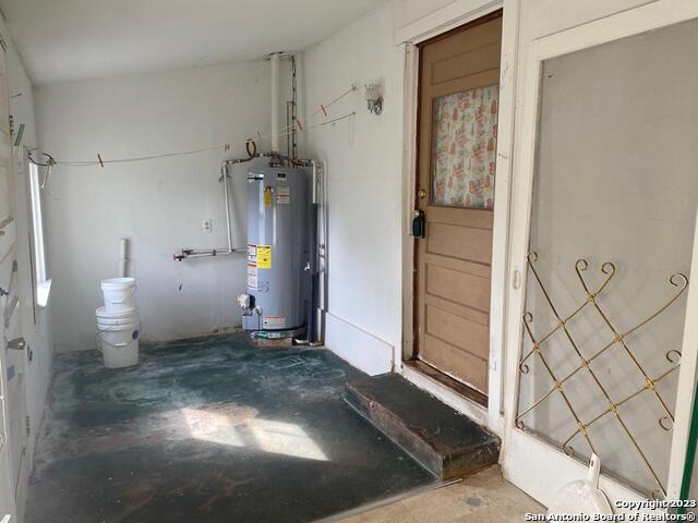 Image 22 of 32 For 17770 Interstate 35