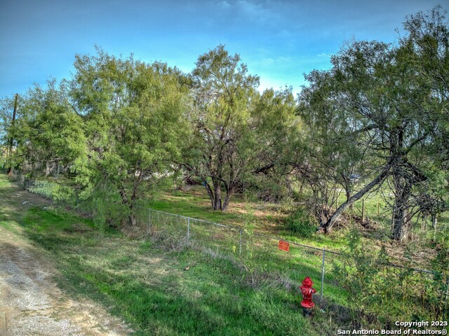 Image 24 of 32 For 17770 Interstate 35