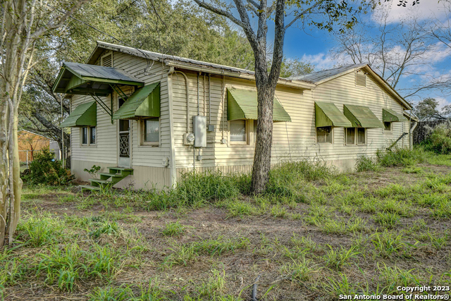 Image 6 of 32 For 17770 Interstate 35