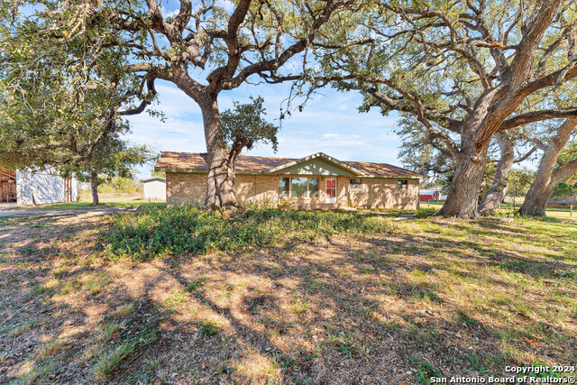 Details for 454 Buerger Ln, Seguin, TX 78155