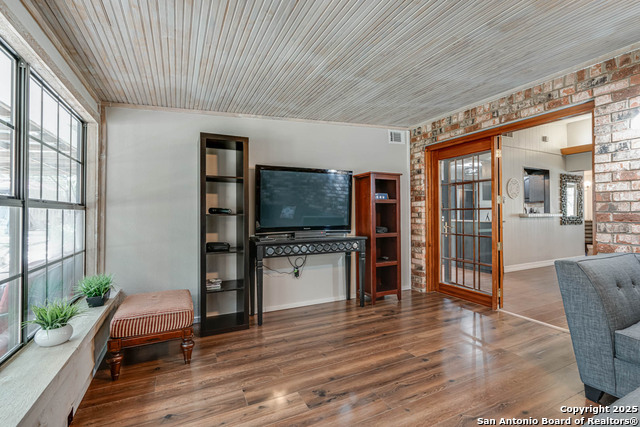 Image 14 of 50 For 250 Donella Dr