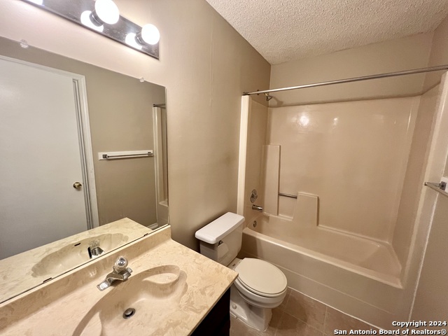 Image 15 of 21 For 4545 Hoeneke St  302