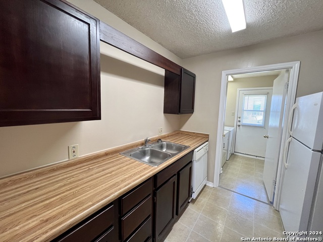 Image 7 of 21 For 4545 Hoeneke St  302