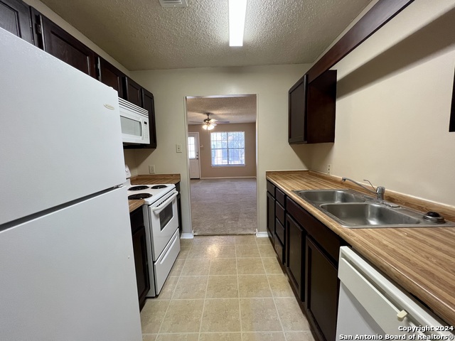 Image 9 of 21 For 4545 Hoeneke St  302