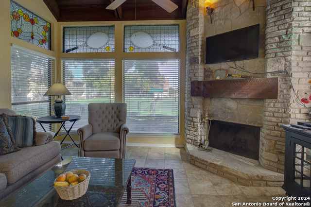 Image 9 of 50 For 214 T Bar M Dr  214