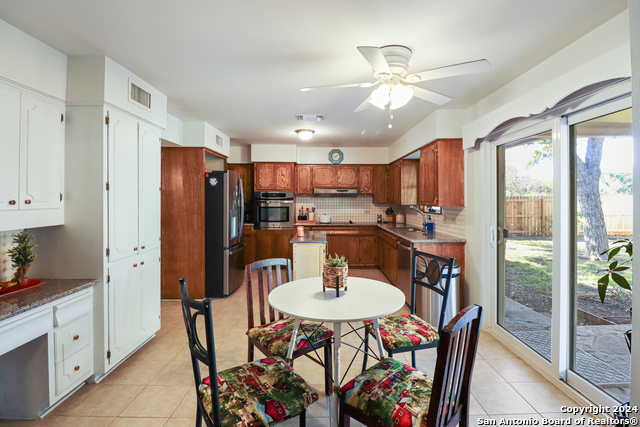 Image 10 of 22 For 613 Moorside Dr