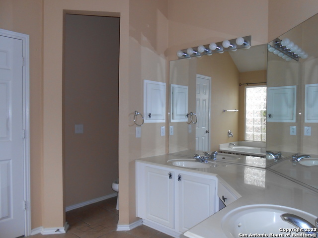 Listing photo id 11 for 4724 Green Bluff