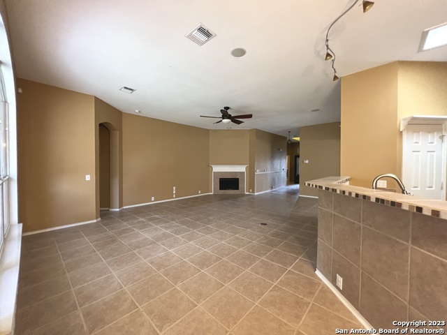 Listing photo id 3 for 4724 Green Bluff