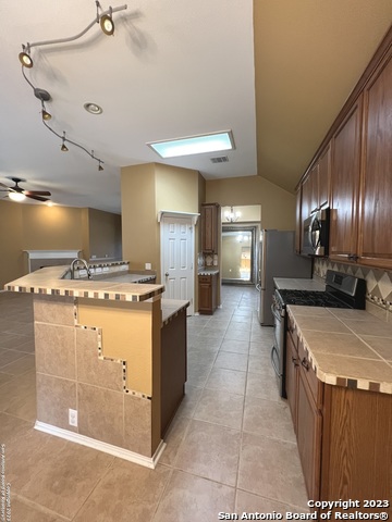 Listing photo id 7 for 4724 Green Bluff