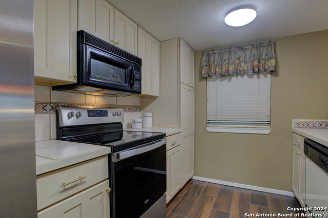 Image 18 of 42 For 211 T Bar M Dr  211