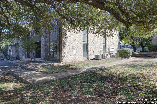 Image 32 of 42 For 211 T Bar M Dr  211