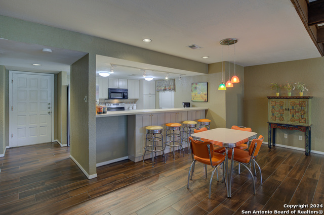 Image 6 of 42 For 211 T Bar M Dr  211