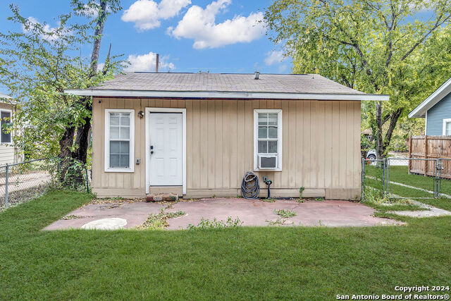 Image 12 of 13 For 830 Canton  