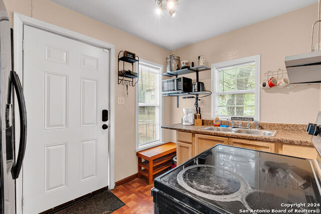 Image 6 of 13 For 830 Canton  