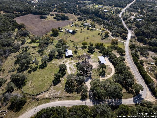 Details for 337 Oakridge Ln, Pipe Creek, TX 78063