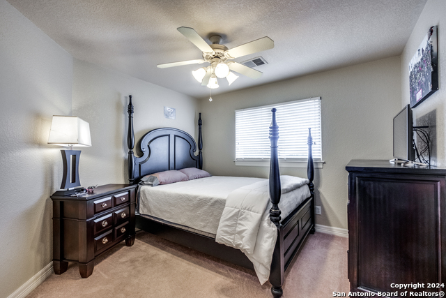 Listing photo id 18 for 3534 Monterrey Oak