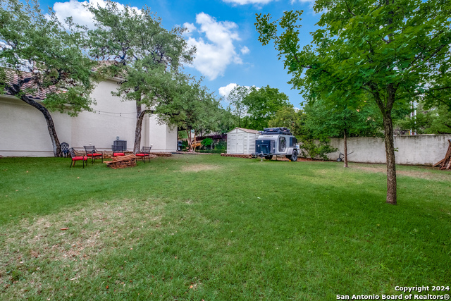 Listing photo id 21 for 3534 Monterrey Oak