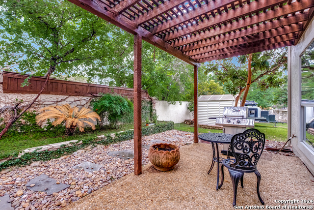 Listing photo id 27 for 3534 Monterrey Oak