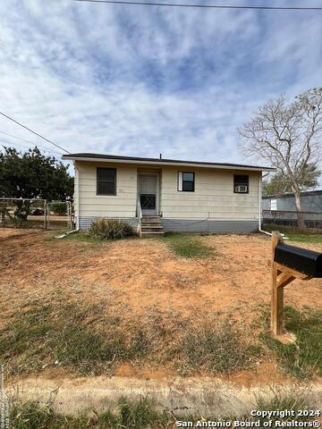 Details for 302 Sheep Hill, Dilley, TX 78017