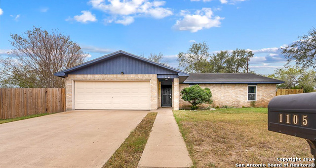 Details for 1105 Ross St., George West, TX 78022