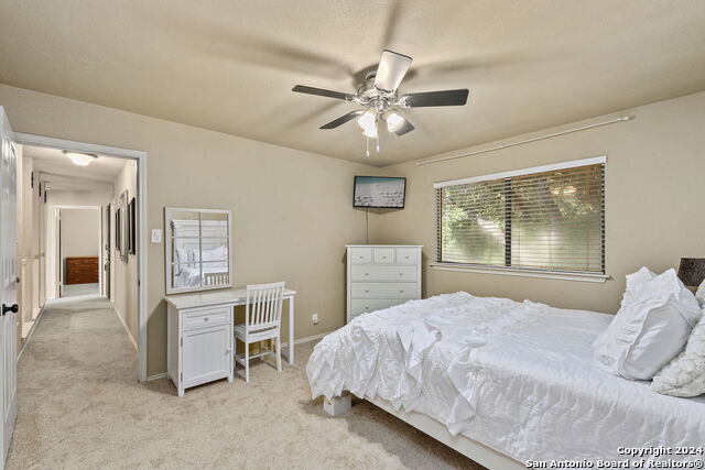 Listing photo id 27 for 20019 Encino Ridge St