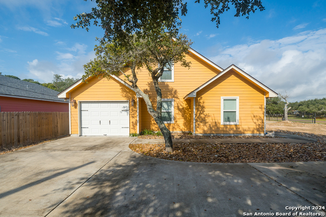 Details for 907 Fuqua S, Rockport, TX 78382