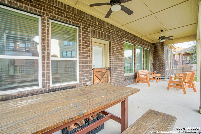 Listing photo id 21 for 619 Chambers Ranch