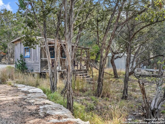 Listing photo id 0 for 2120 Sandy Point