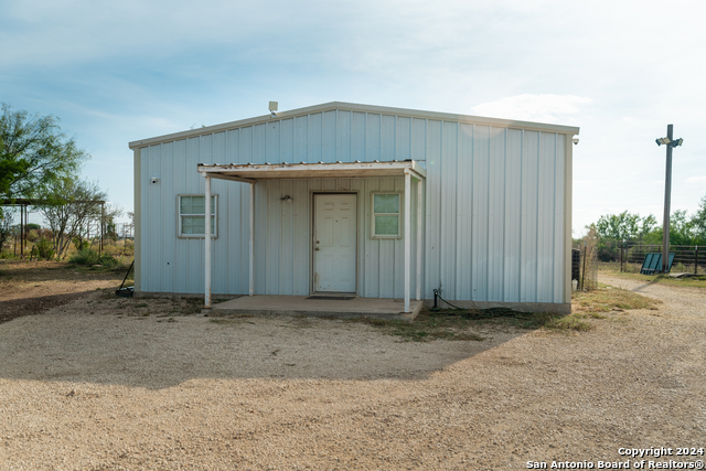 Listing photo id 20 for 3409 Highway 83 S